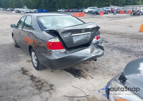 2005 Toyota Camry Le z USA, uszkodzony, nr VIN 4T1BE32K95U503953